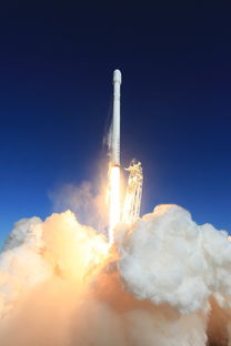 (中子星厉害吗)中子星对抗红巨星：宇宙中的力量之争